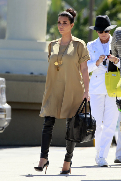 Chic or Weak – Kim Kardashian In Long Tan Tunic and Leggings – The