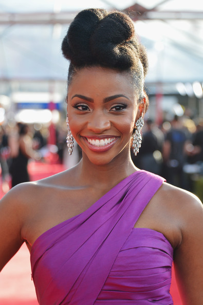 Natural Hairstyles From The Red Carpet - Teyonah Parris Wears Glam Pompadour Updo 2