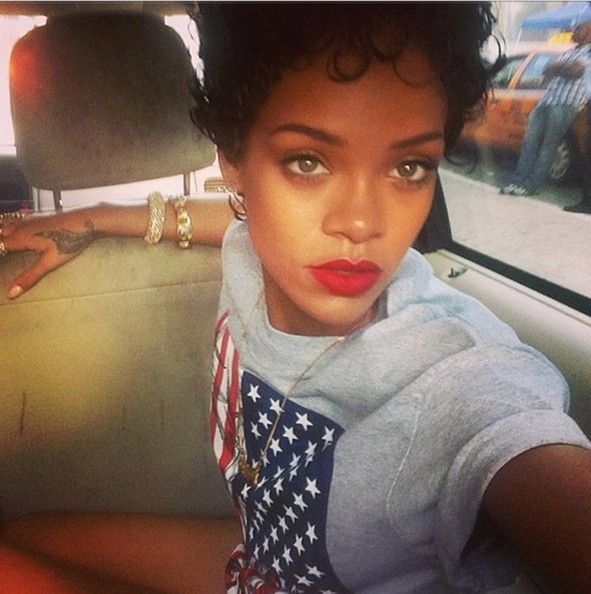 Rihanna's New Curly Mini Fro  3