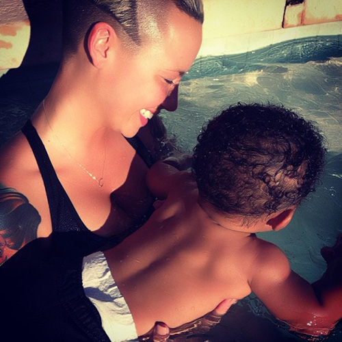 Amber Rose Gets Ziggy With It, Shows Off New Zig Zag Haircut 2