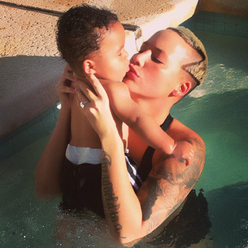 Amber Rose Gets Ziggy With It, Shows Off New Zig Zag Haircut  3