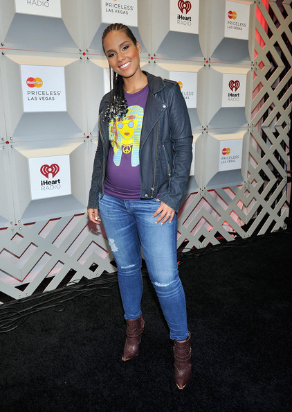 Alicia Keys' Pregnancy Style 7