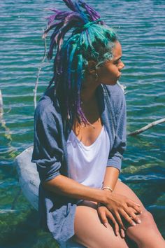 20 Dreadlock Hairstyles For Those Who Heart Color 17