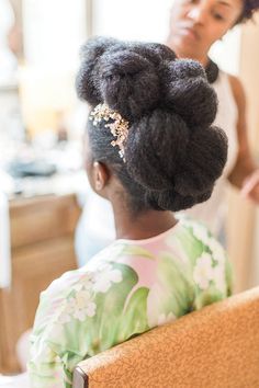 20 Natural Wedding Hairstyles for The Naturally Glam Bride 7