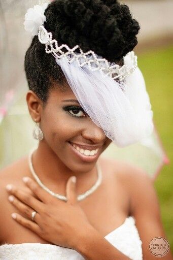 2017-wedding-hairstyles-for-natural-haired-brides-62