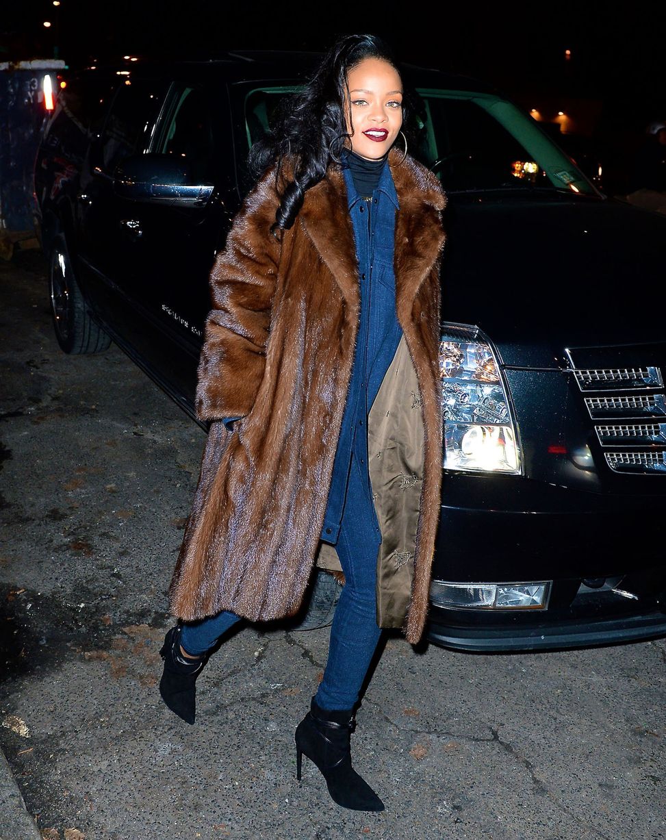 Rhiana Rocks GLammed Out Fur Coat – The Style News Network