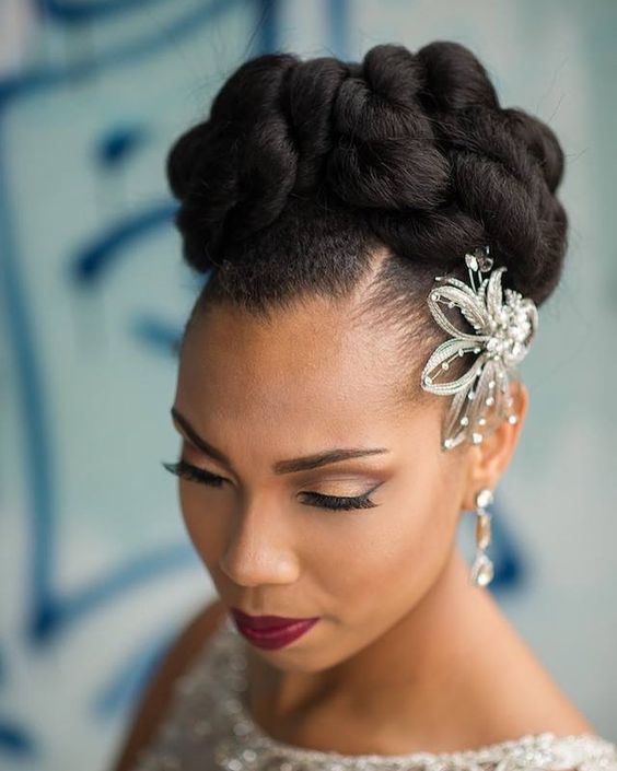 2017-wedding-hairstyles-for-natural-haired-brides-53