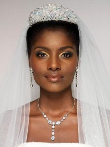 43-black-wedding-hairstyles-for-black-women-crown-veil-225x300